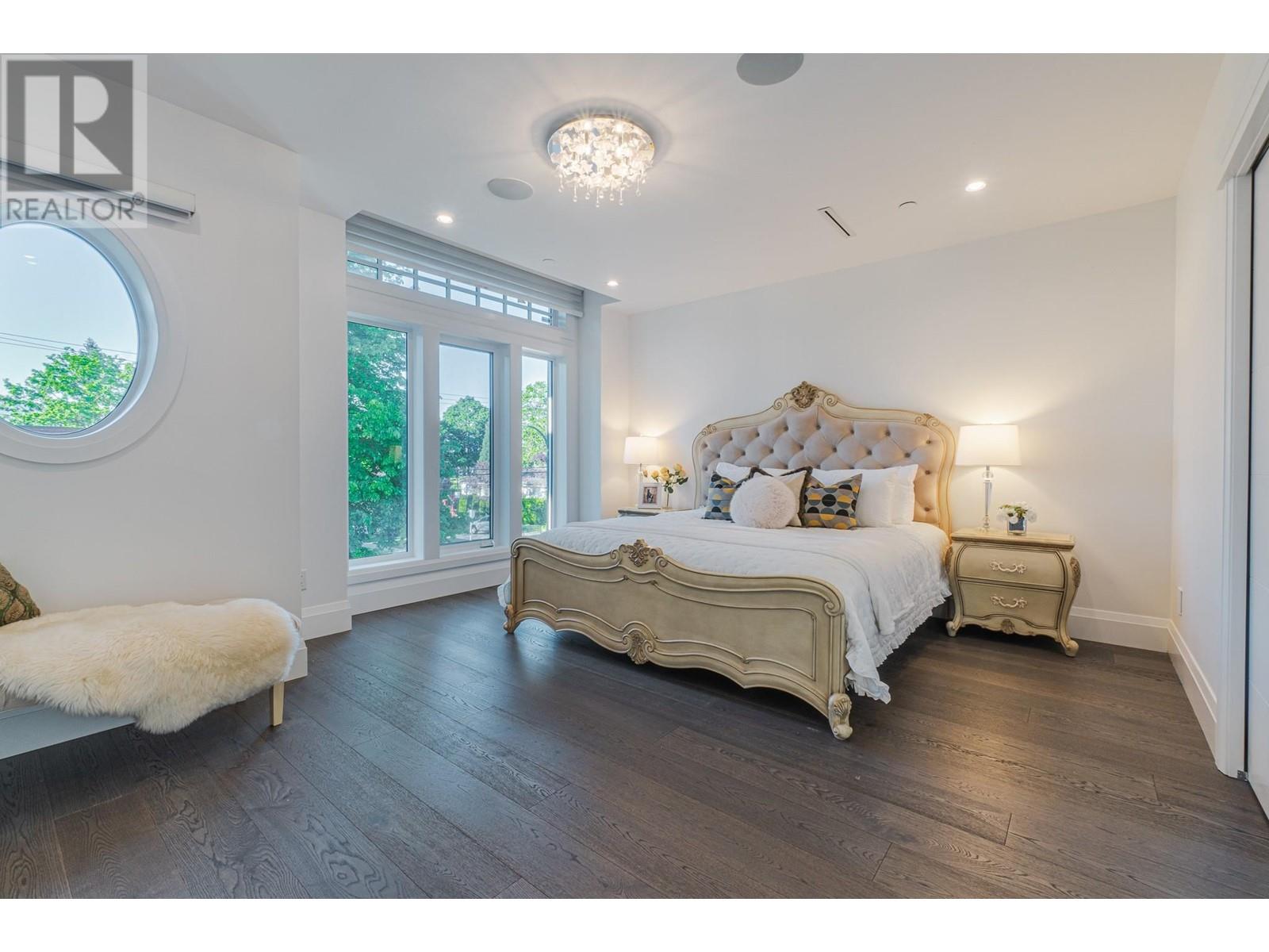 Listing Picture 11 of 27 : 3908 W 17TH AVENUE, Vancouver / 溫哥華 - 魯藝地產 Yvonne Lu Group - MLS Medallion Club Member