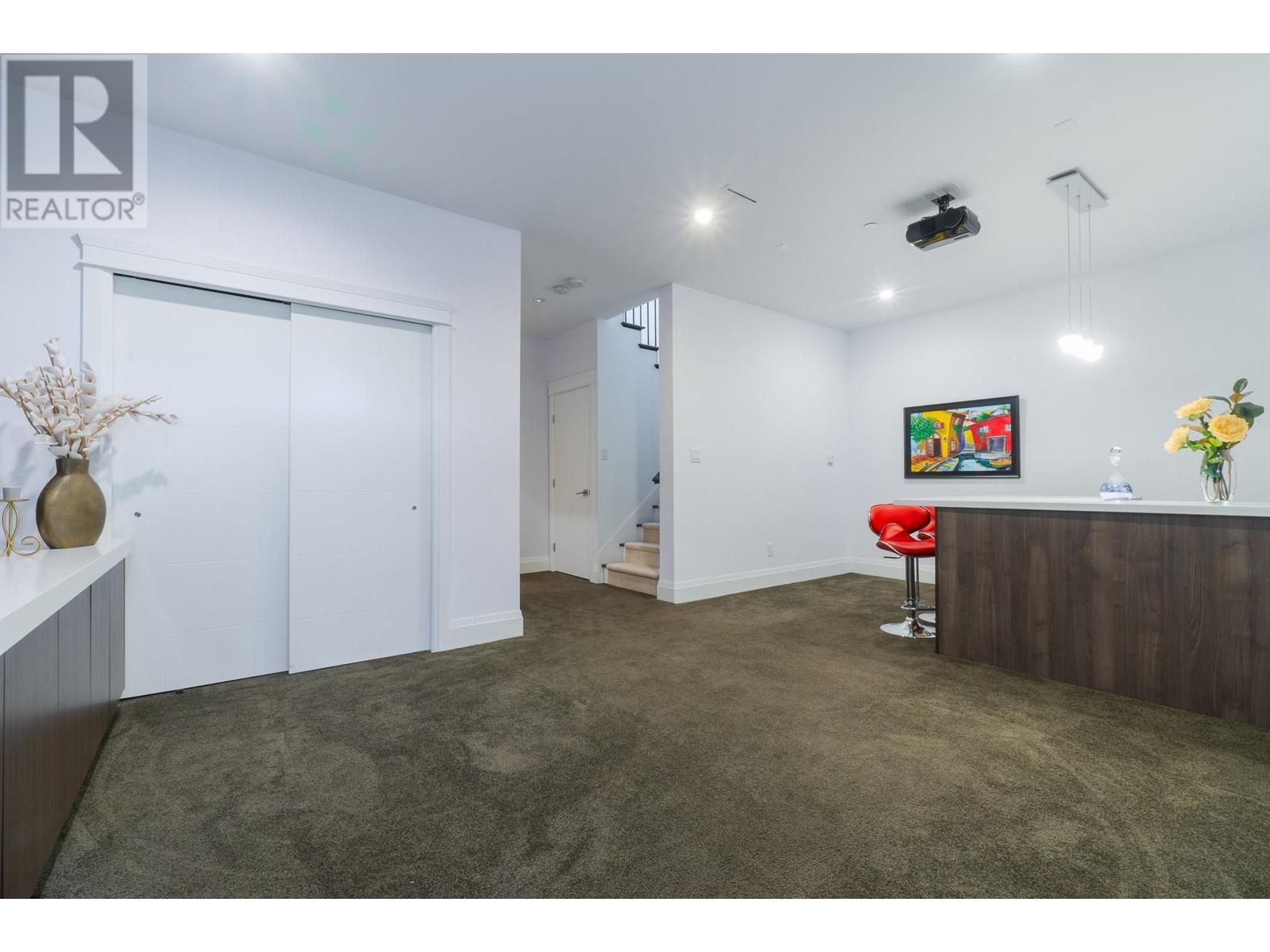 Listing Picture 21 of 27 : 3908 W 17TH AVENUE, Vancouver / 溫哥華 - 魯藝地產 Yvonne Lu Group - MLS Medallion Club Member