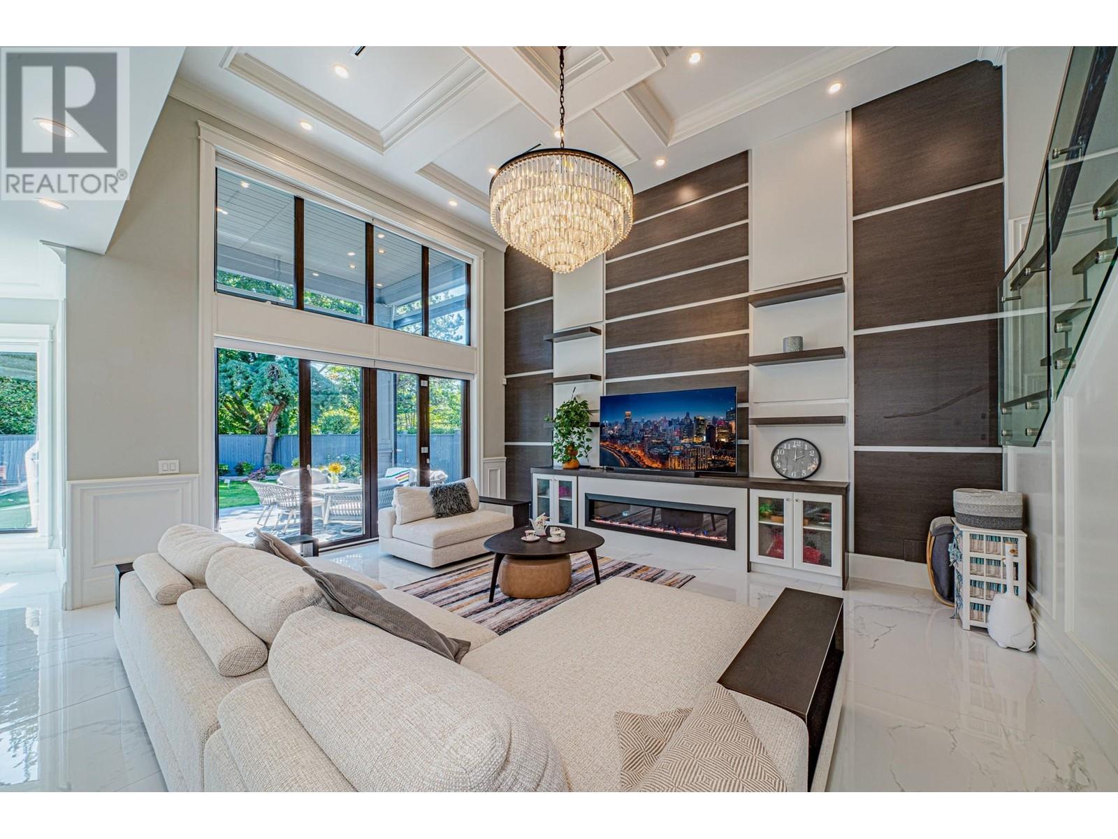 Listing Picture 2 of 40 : 5500 LANCING ROAD, Richmond / 烈治文 - 魯藝地產 Yvonne Lu Group - MLS Medallion Club Member