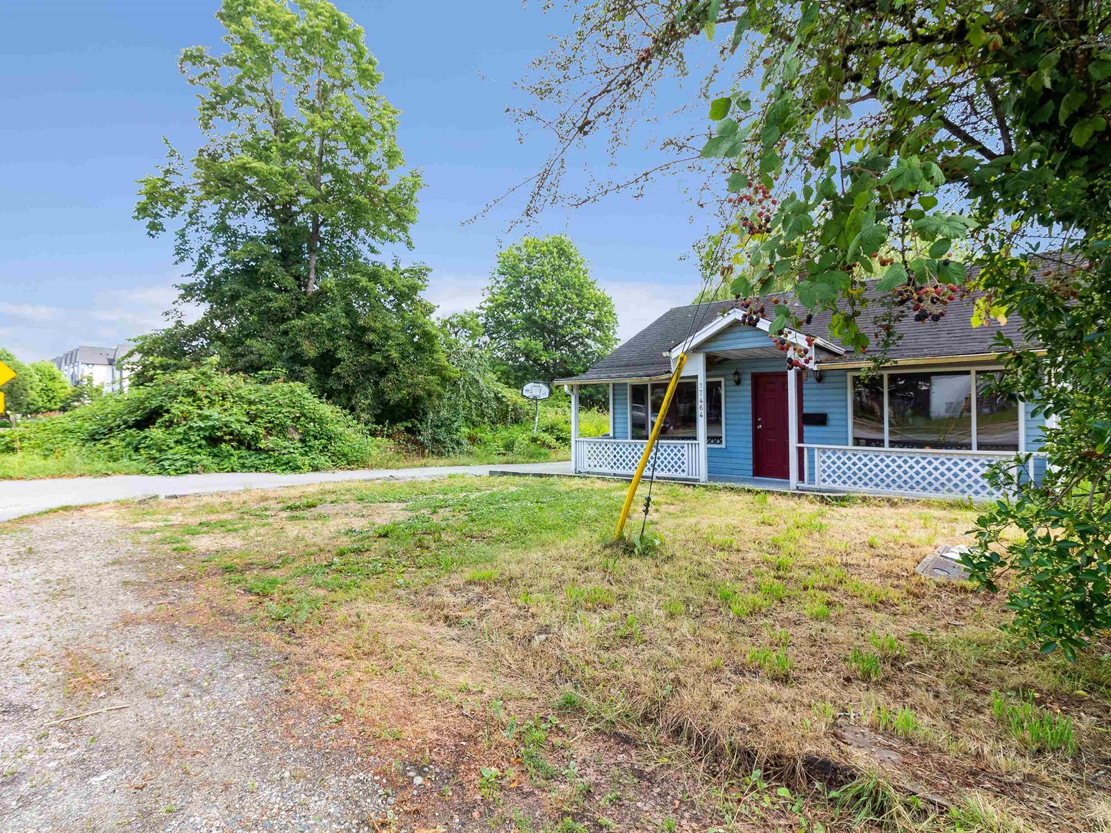 Property at 17464 58 AVENUE image 3