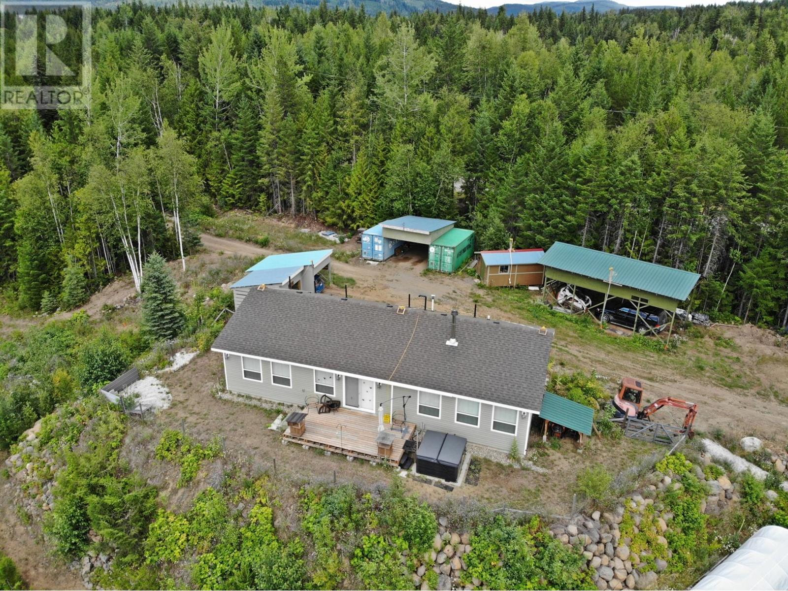 1077 Clearwater Valley Rd, Clearwater, British Columbia  V0E 1N1 - Photo 3 - 180158