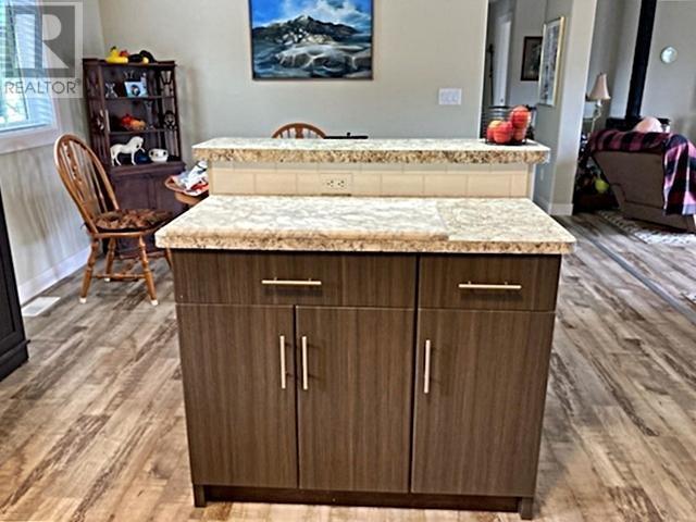 1077 Clearwater Valley Rd, Clearwater, British Columbia  V0E 1N1 - Photo 9 - 180158