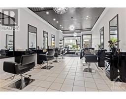 1008 WELLINGTON STREET W