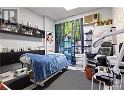 1008 WELLINGTON STREET W