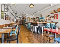 1008 WELLINGTON STREET W