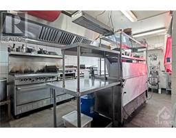 1008 WELLINGTON STREET W