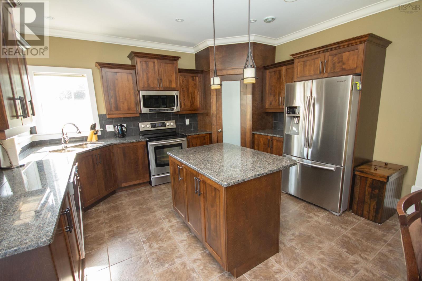 865 Basinview Drive, Bedford, Nova Scotia  B4A 4K9 - Photo 16 - 202418522