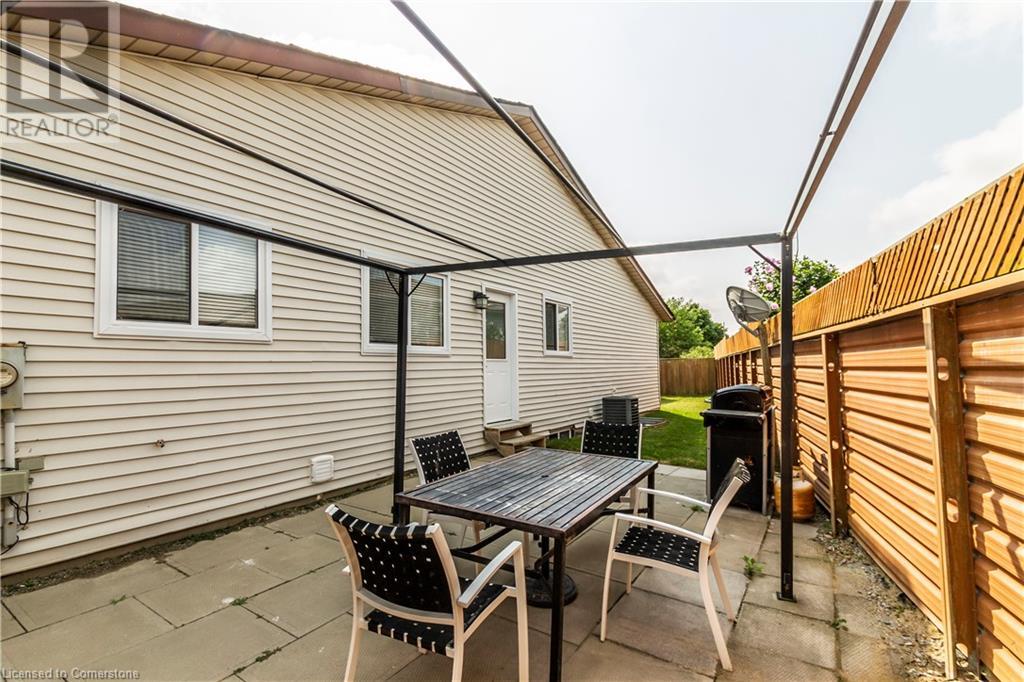 99 Nickolas Crescent Unit# B, Cambridge, Ontario  N3C 3L7 - Photo 5 - 40627817