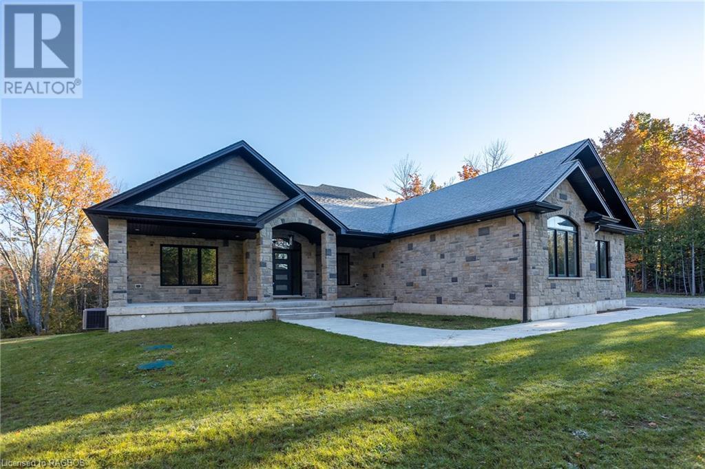 135 Louise Creek Crescent, West Grey, Ontario  N0G 1S0 - Photo 1 - 40628749