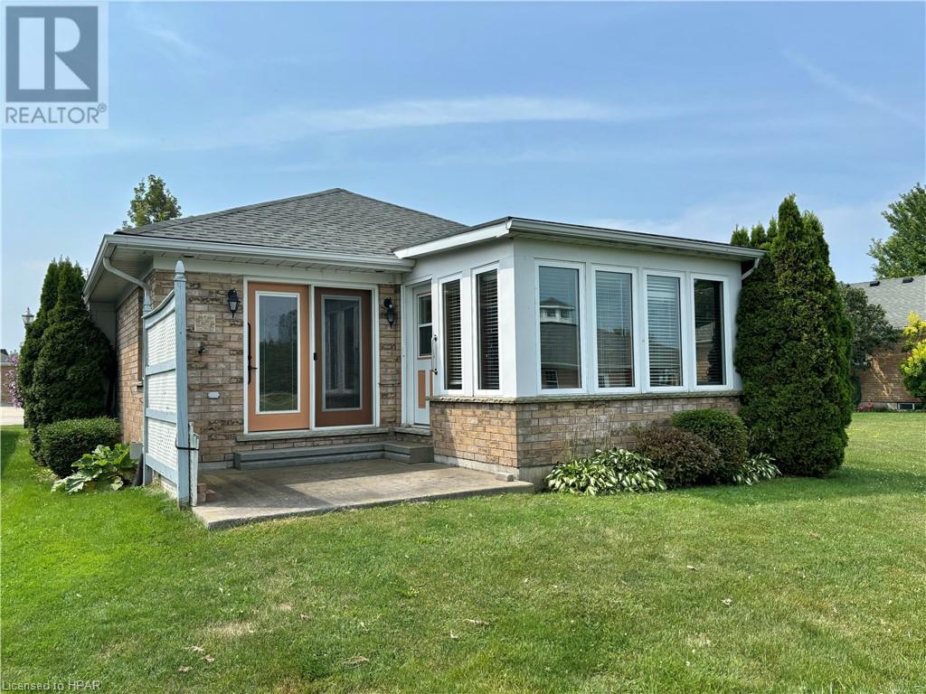 250 Bethune Crescent, Goderich, Ontario  N7A 4M6 - Photo 2 - 40628386