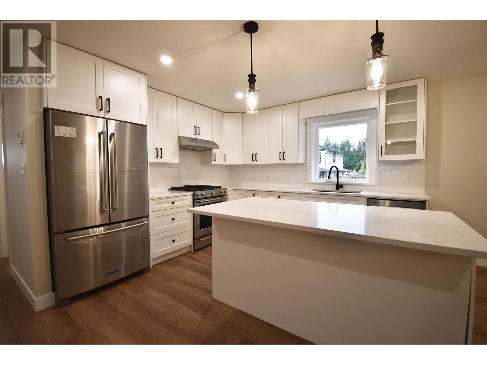 1084 Celia Crescent, Gibsons, British Columbia  V0N 1V7 - Photo 7 - R2859289