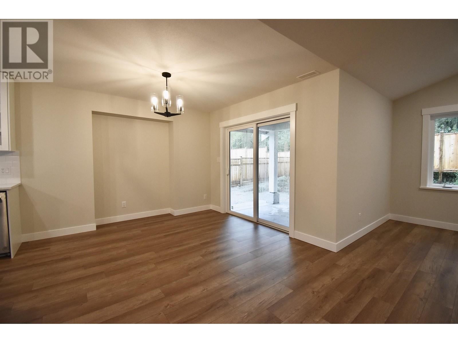 1084 Celia Crescent, Gibsons, British Columbia  V0N 1V7 - Photo 10 - R2859289