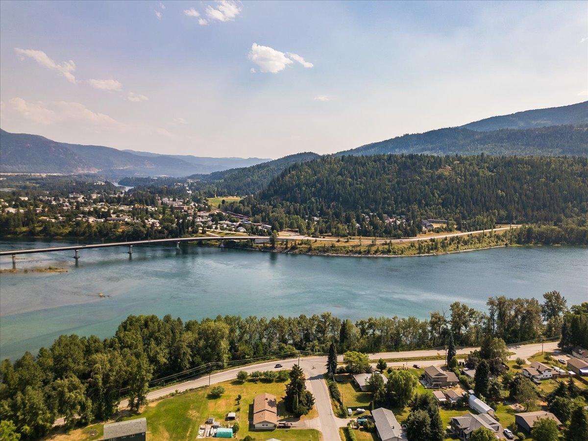 2489 Purdy Road, Robson, British Columbia  V1N 4T9 - Photo 10 - 2478805