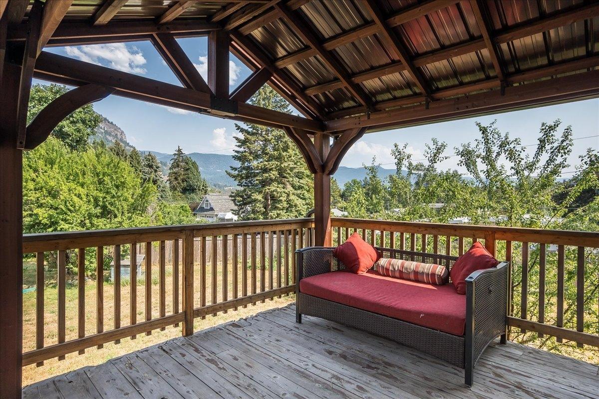 2489 Purdy Road, Robson, British Columbia  V1N 4T9 - Photo 12 - 2478805