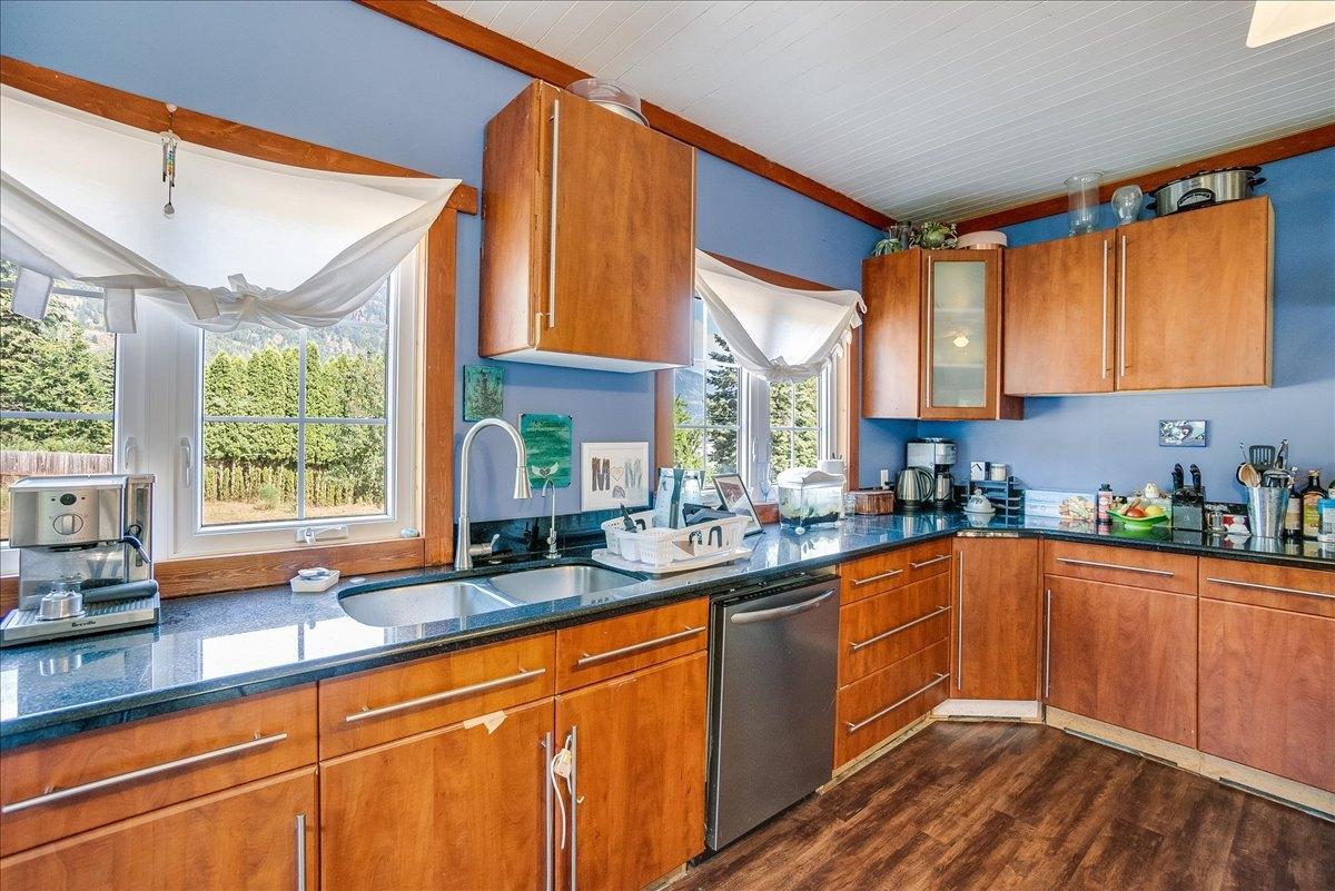 2489 Purdy Road, Robson, British Columbia  V1N 4T9 - Photo 53 - 2478805