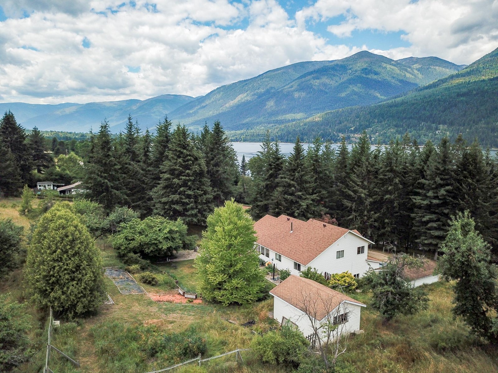6810 Harrop-Procter Road, Harrop, British Columbia  V1L 6R2 - Photo 1 - 2478807