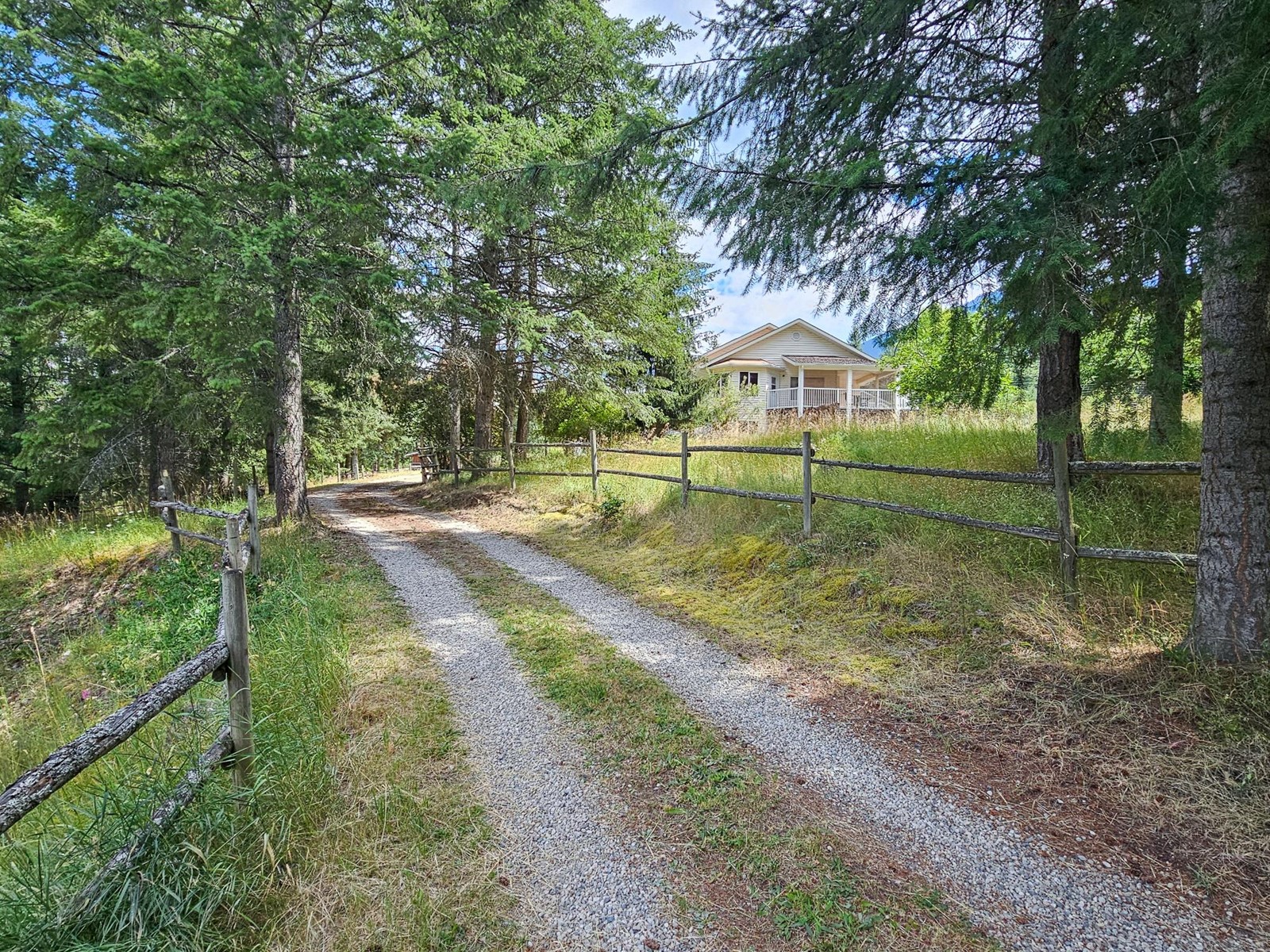 6810 Harrop-Procter Road, Harrop, British Columbia  V1L 6R2 - Photo 5 - 2478807