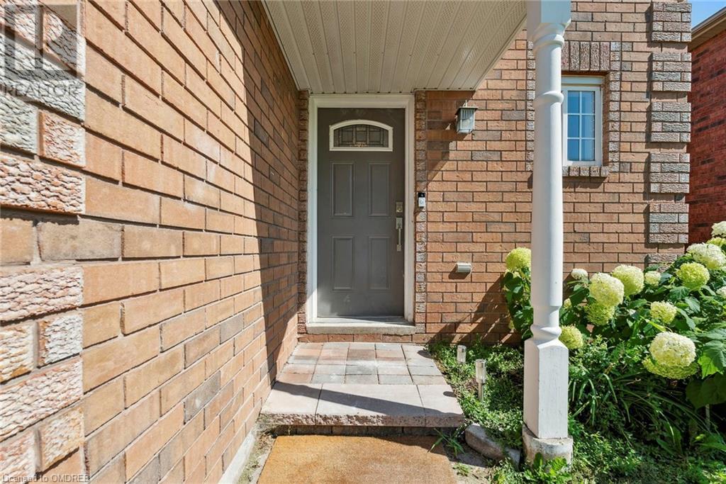 46 Sydenham Wells Wells, Barrie, Ontario  L4M 6R4 - Photo 3 - 40625114