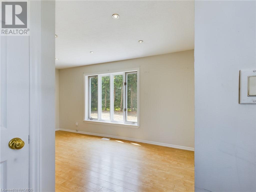 10 Paterson Street, Tiverton, Ontario  N0G 2T0 - Photo 6 - 40628722