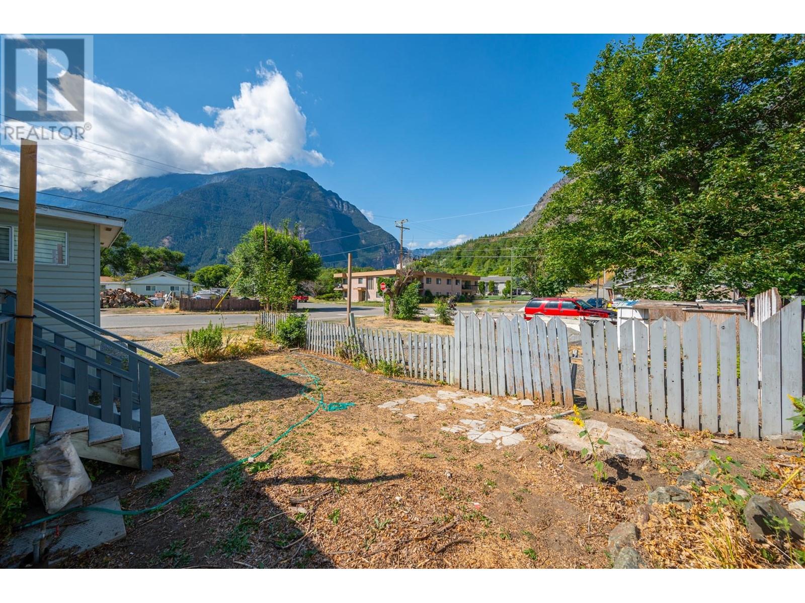 1091 Russell Street, Lillooet, British Columbia  V0K 1V0 - Photo 18 - 180161