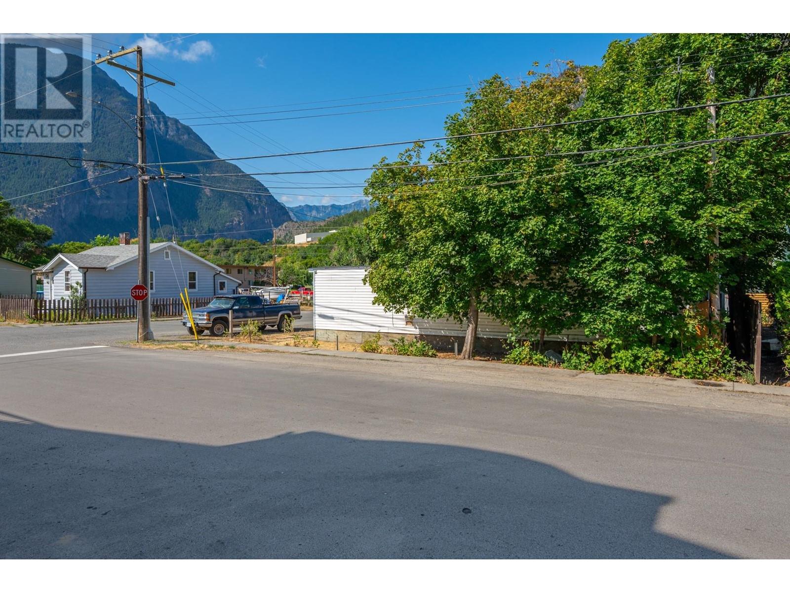 1091 Russell Street, Lillooet, British Columbia  V0K 1V0 - Photo 42 - 180161