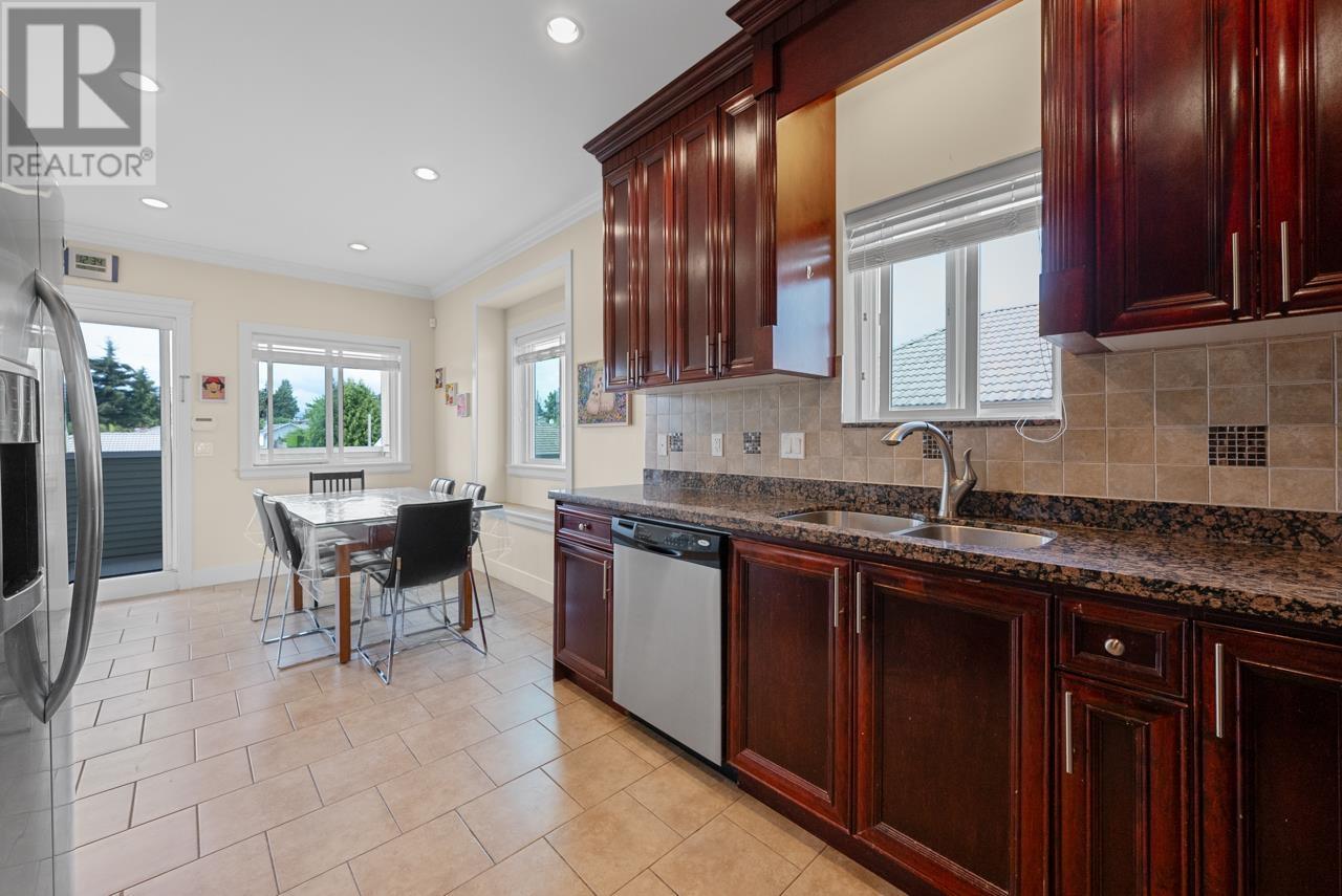 7519 14th Avenue, Burnaby, British Columbia  V3N 2A2 - Photo 6 - R2911594