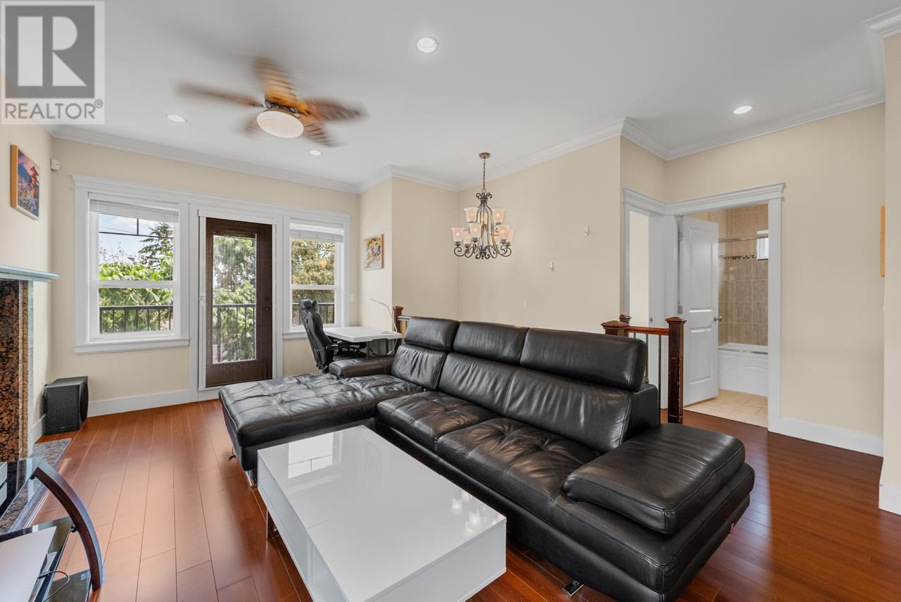 7519 14th Avenue, Burnaby, British Columbia  V3N 2A2 - Photo 4 - R2911594