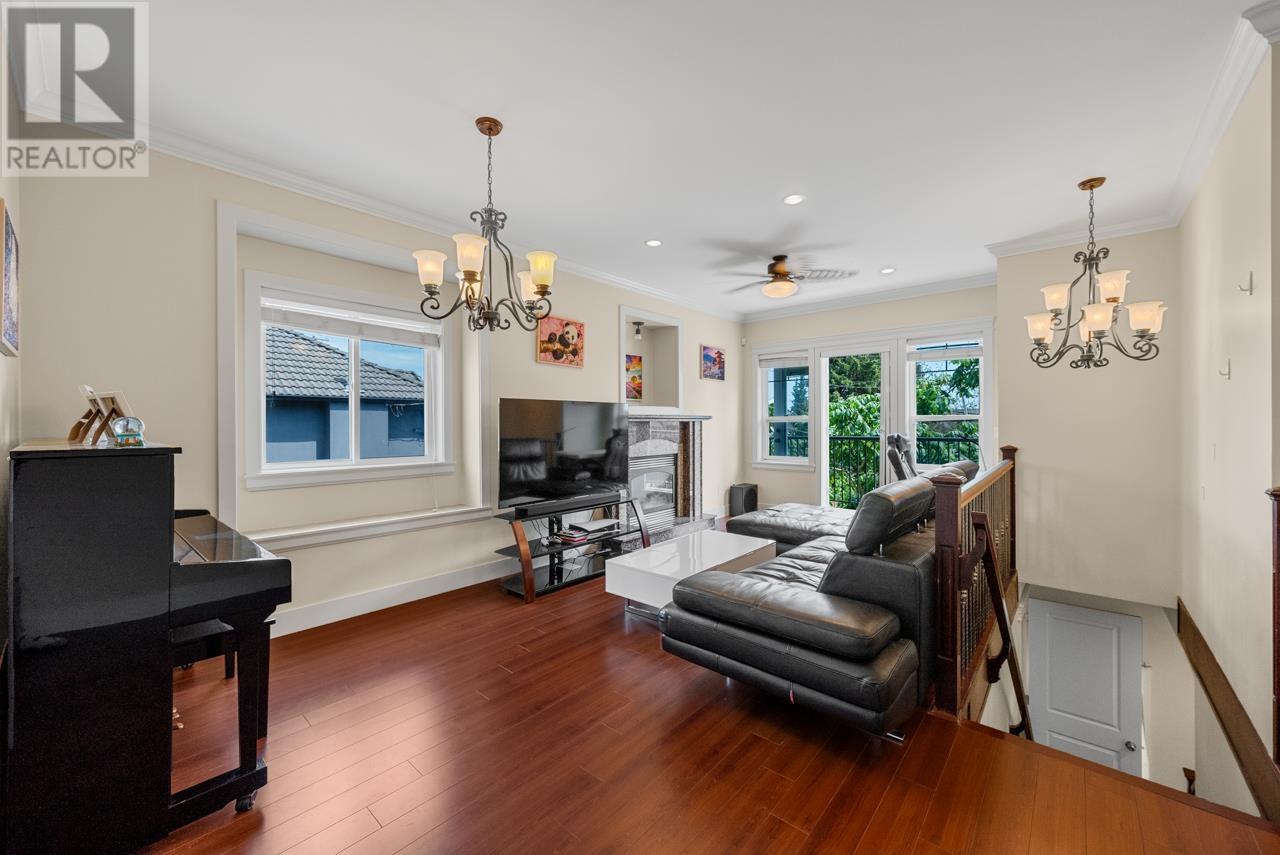 7519 14th Avenue, Burnaby, British Columbia  V3N 2A2 - Photo 5 - R2911594