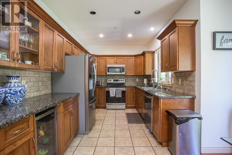 12162 Mcmyn Avenue, Pitt Meadows, British Columbia  V3Y 1C8 - Photo 8 - R2911622