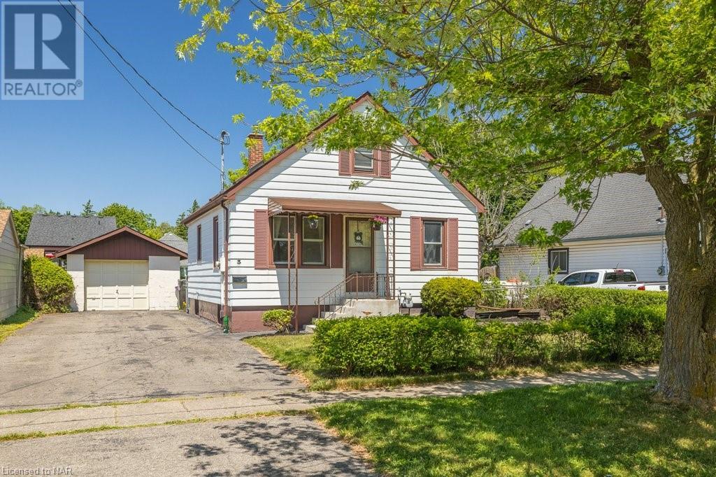 3 Ivy Avenue, St. Catharines, Ontario  L2P 1Y1 - Photo 1 - 40628329