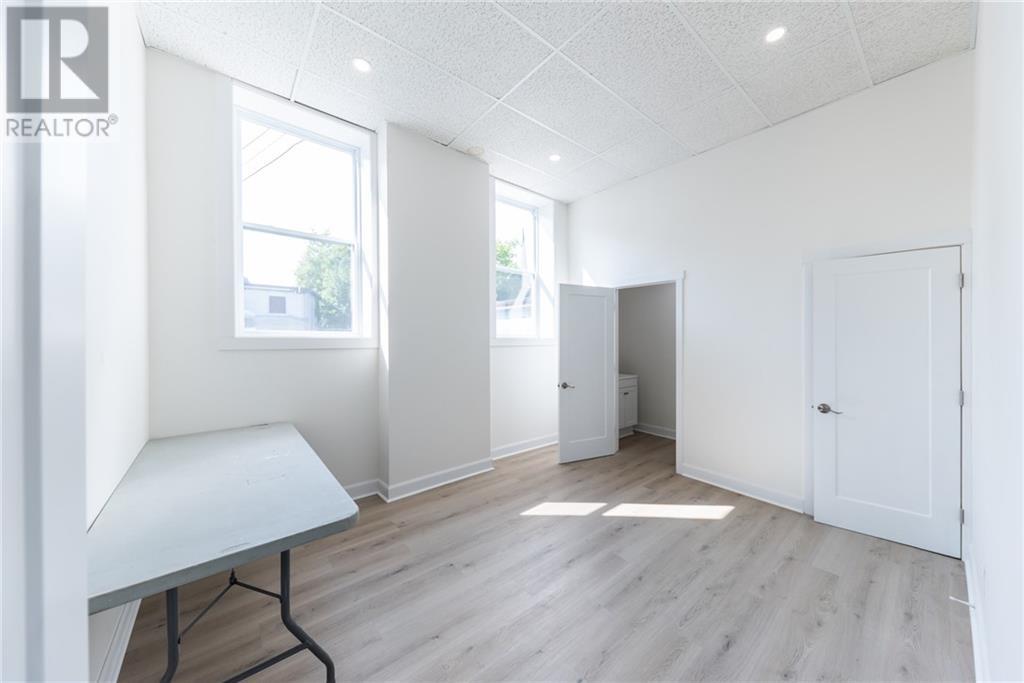 76 Pembroke Street, Pembroke, Ontario  K8A 5M6 - Photo 8 - 1405431