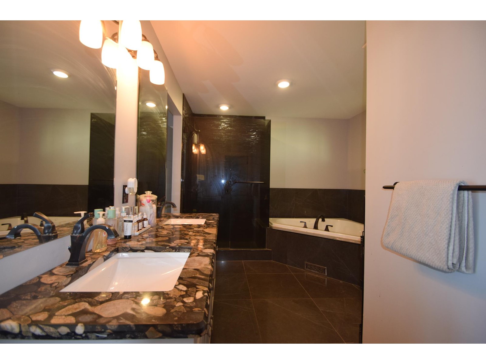 3743 Simpson Road, Cranbrook, British Columbia  V1C 6T2 - Photo 10 - 2478834