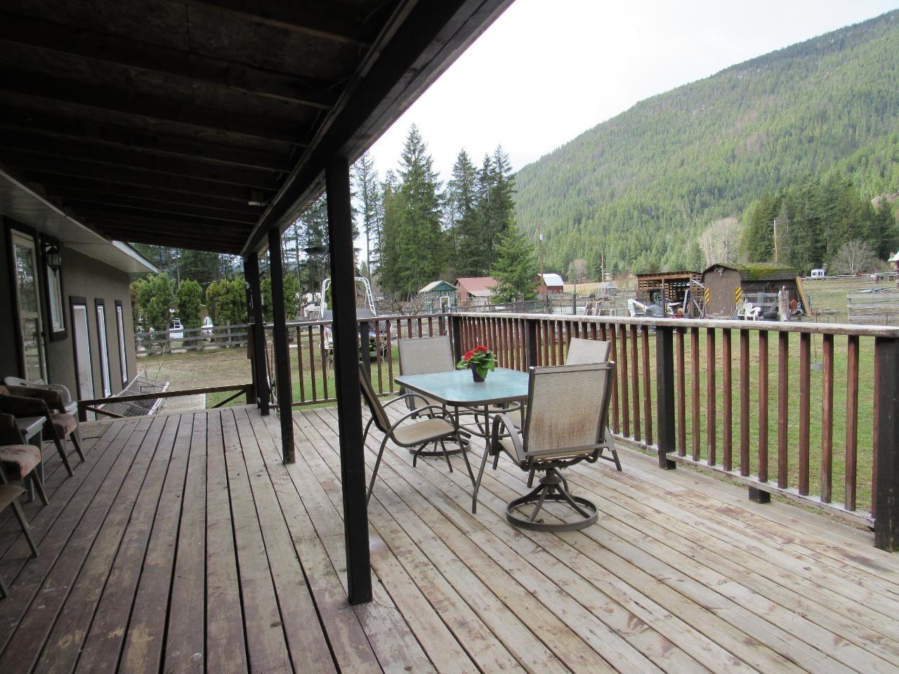 2015 Highway 3a, Castlegar, British Columbia  V1N 4N1 - Photo 44 - 2478830