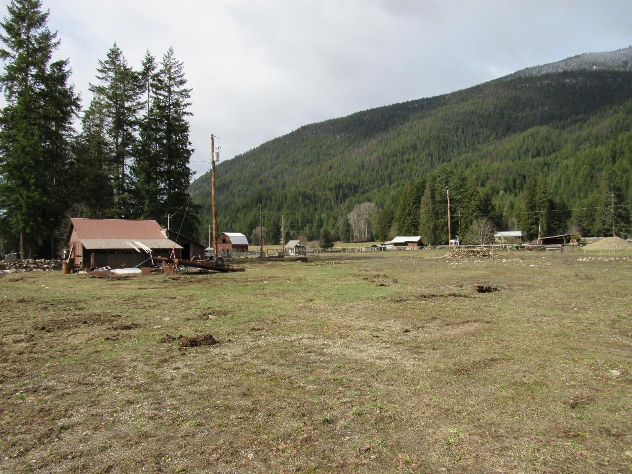 2015 Highway 3a, Castlegar, British Columbia  V1N 4N1 - Photo 53 - 2478830