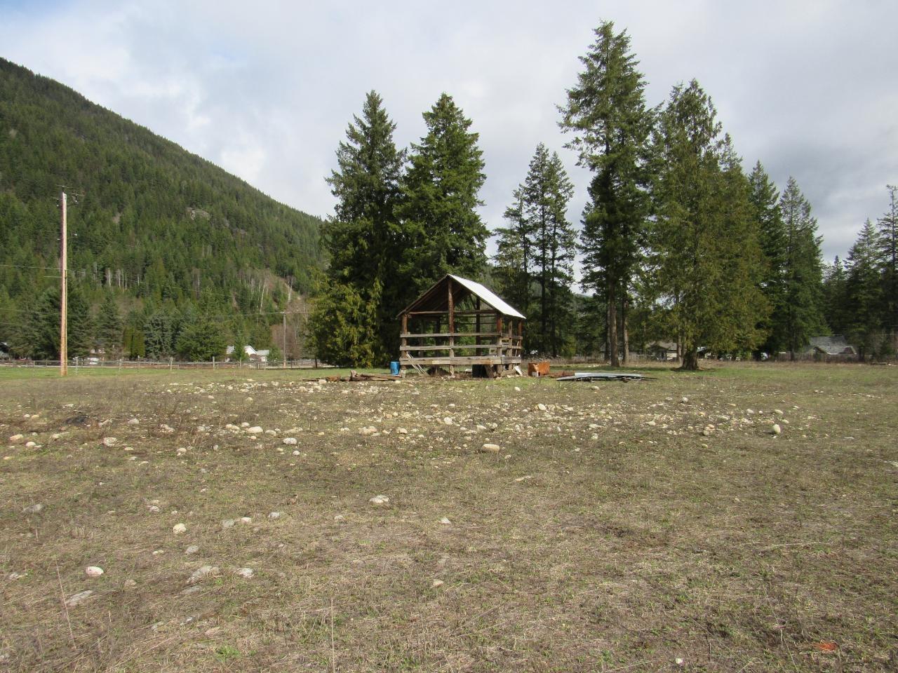 2015 Highway 3a, Castlegar, British Columbia  V1N 4N1 - Photo 54 - 2478830