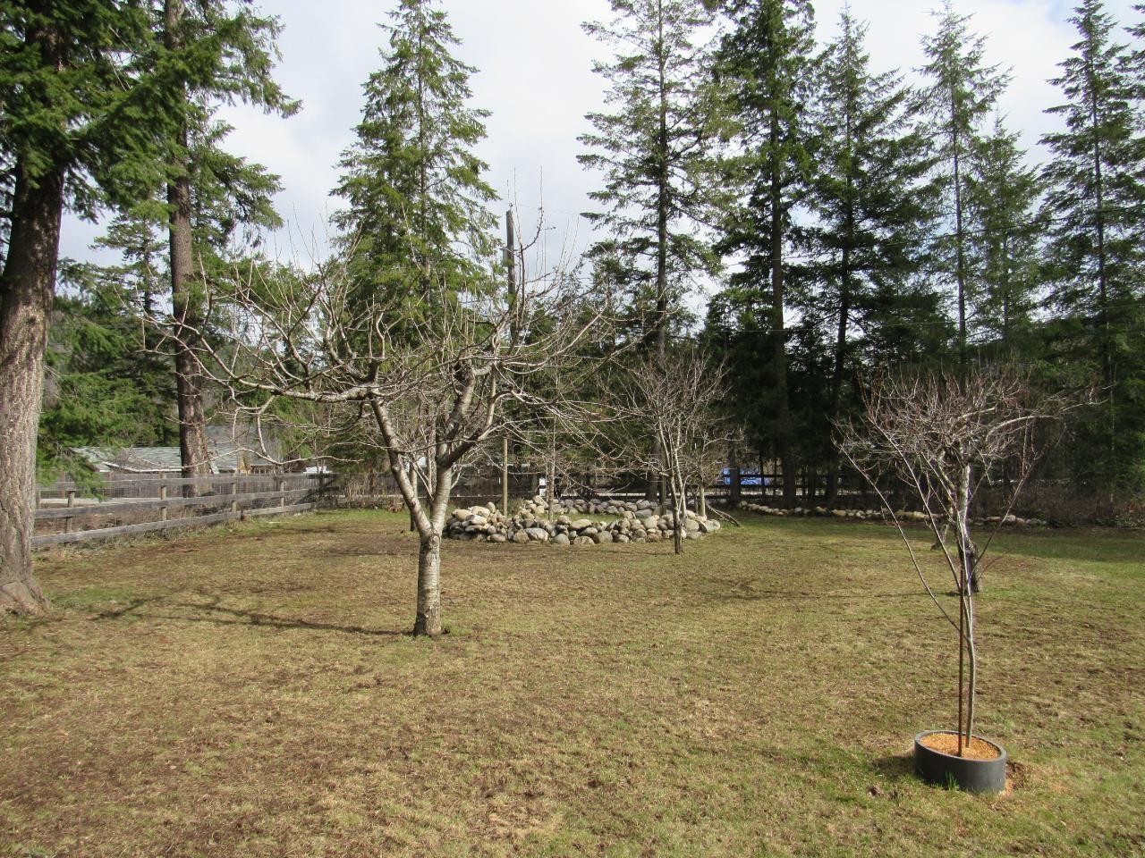 2015 Highway 3a, Castlegar, British Columbia  V1N 4N1 - Photo 58 - 2478830