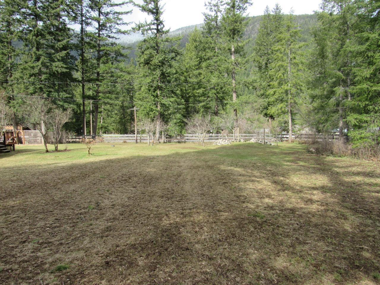 2015 Highway 3a, Castlegar, British Columbia  V1N 4N1 - Photo 59 - 2478830