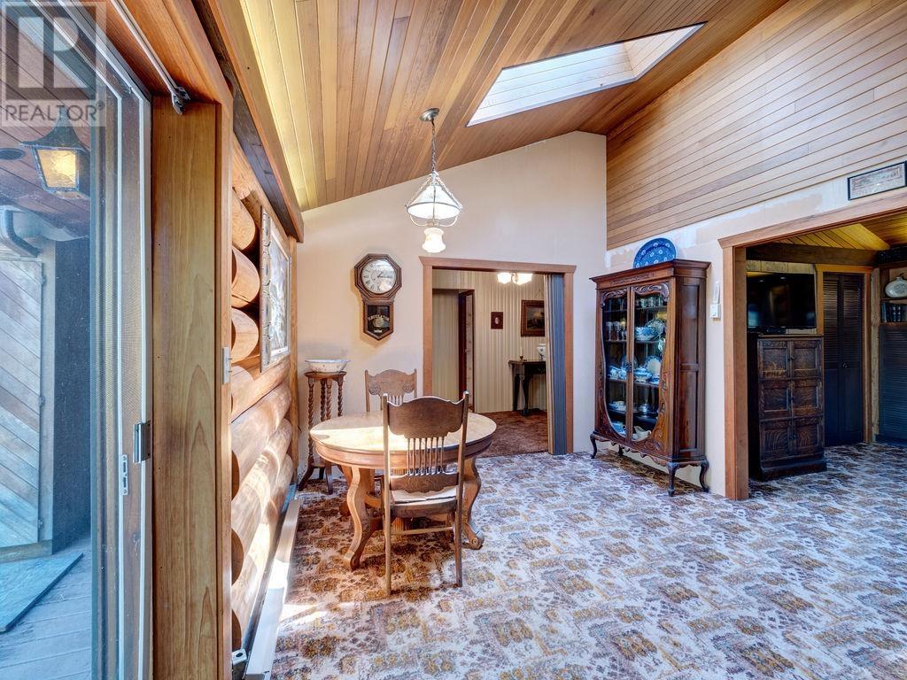 9862 Wescan Road, Halfmoon Bay, British Columbia  V7Z 1G2 - Photo 14 - R2911768