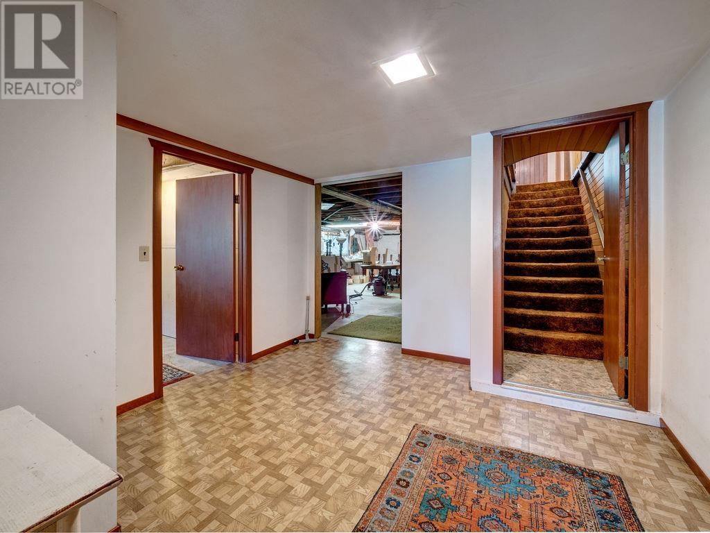 9862 Wescan Road, Halfmoon Bay, British Columbia  V7Z 1G2 - Photo 27 - R2911768