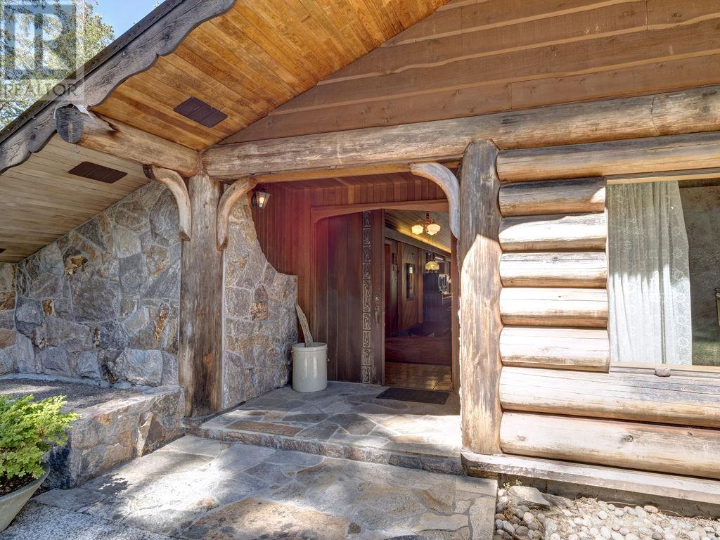 9862 Wescan Road, Halfmoon Bay, British Columbia  V7Z 1G2 - Photo 4 - R2911768