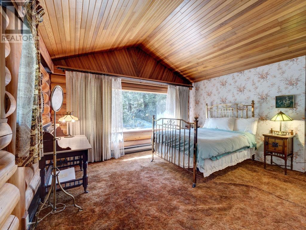 9862 Wescan Road, Halfmoon Bay, British Columbia  V7Z 1G2 - Photo 17 - R2911768