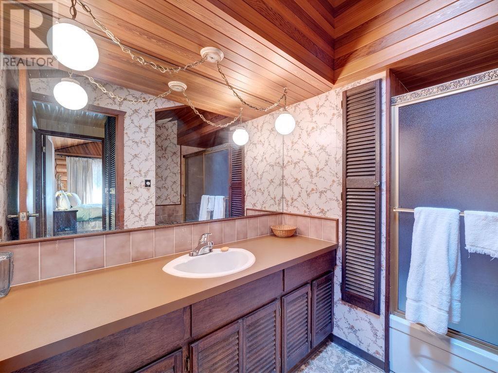 9862 Wescan Road, Halfmoon Bay, British Columbia  V7Z 1G2 - Photo 18 - R2911768
