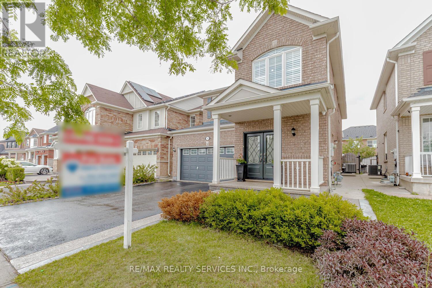 12 Benmore Crescent, Brampton (Vales Of Castlemore), Ontario  L6P 2S8 - Photo 3 - W9238416