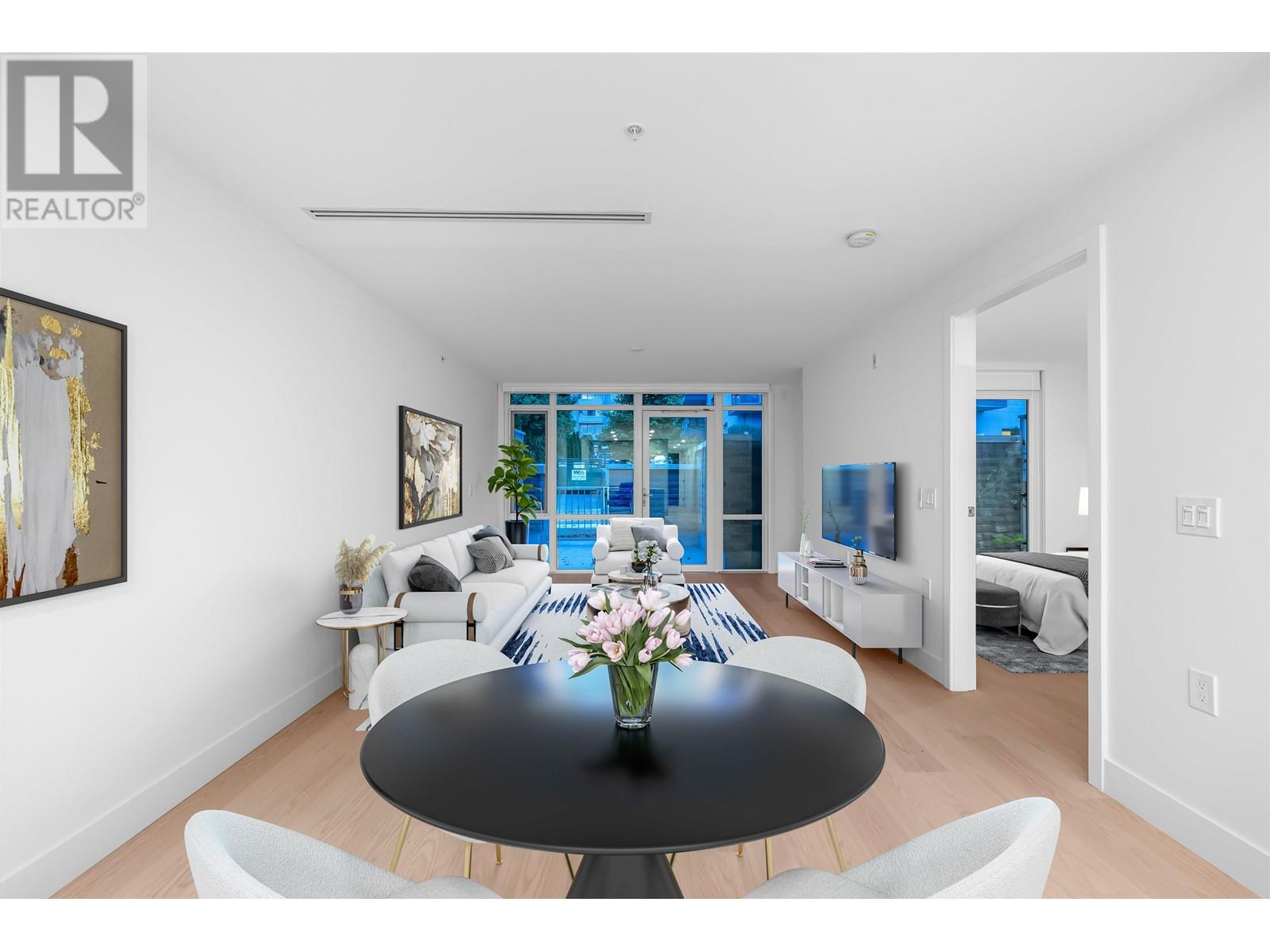 204 1331 Marine Drive, West Vancouver, British Columbia  V7T 1B6 - Photo 1 - R2911808