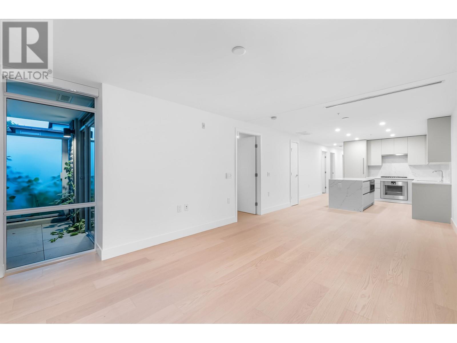 204 1331 Marine Drive, West Vancouver, British Columbia  V7T 1B6 - Photo 8 - R2911808