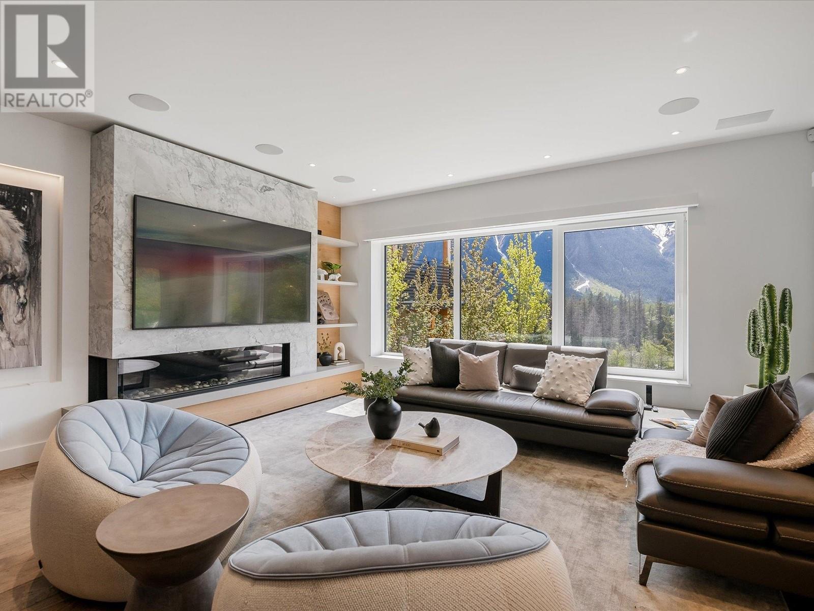 7667 Cerulean Drive, Pemberton, British Columbia  V0N 2L3 - Photo 4 - R2911854