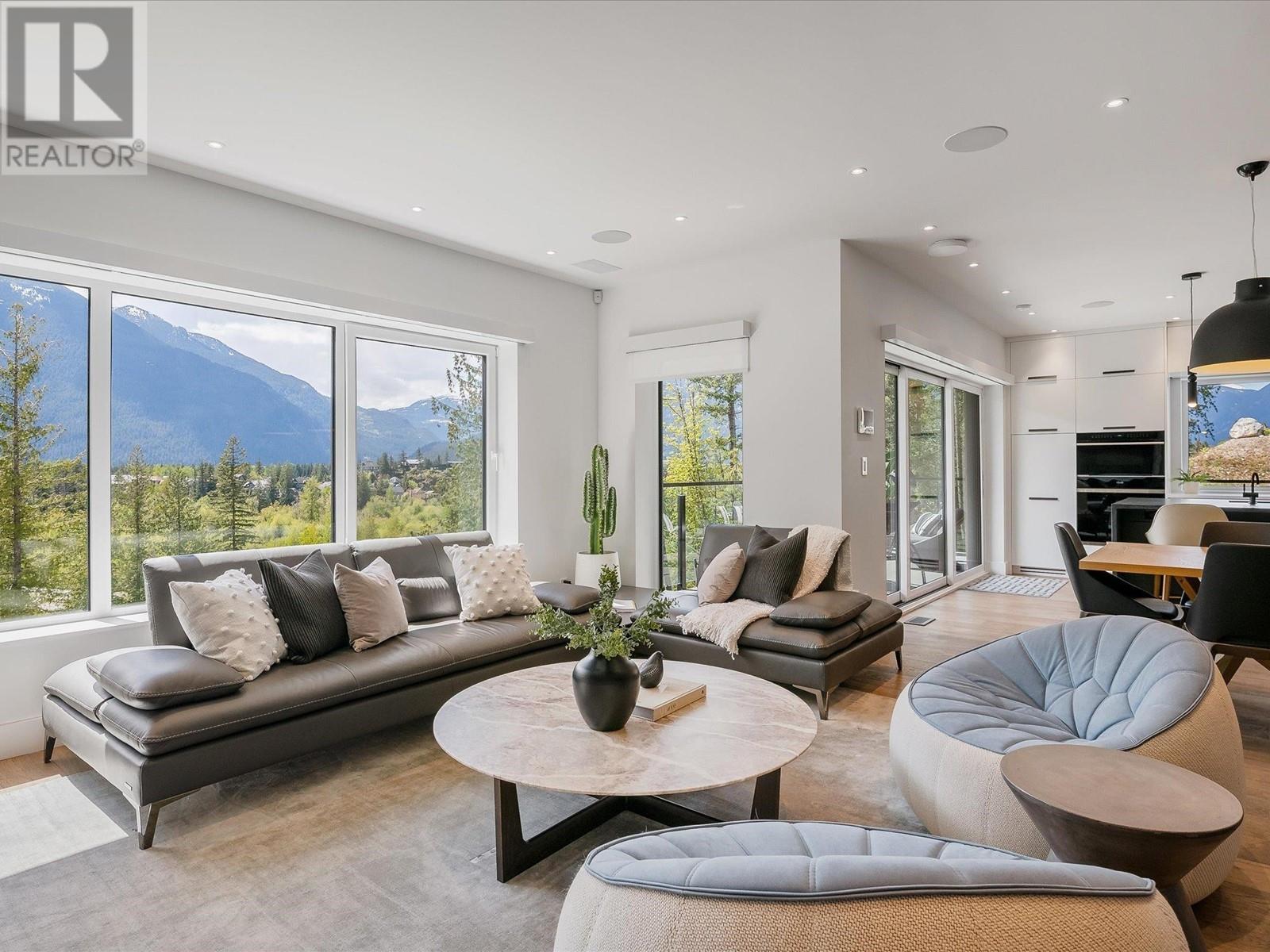 7667 Cerulean Drive, Pemberton, British Columbia  V0N 2L3 - Photo 5 - R2911854