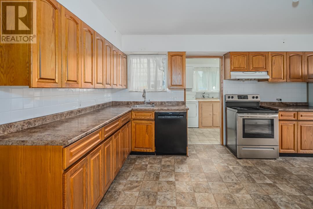 3778 Cedar Drive, Port Coquitlam, British Columbia  V3B 3E2 - Photo 9 - R2911864