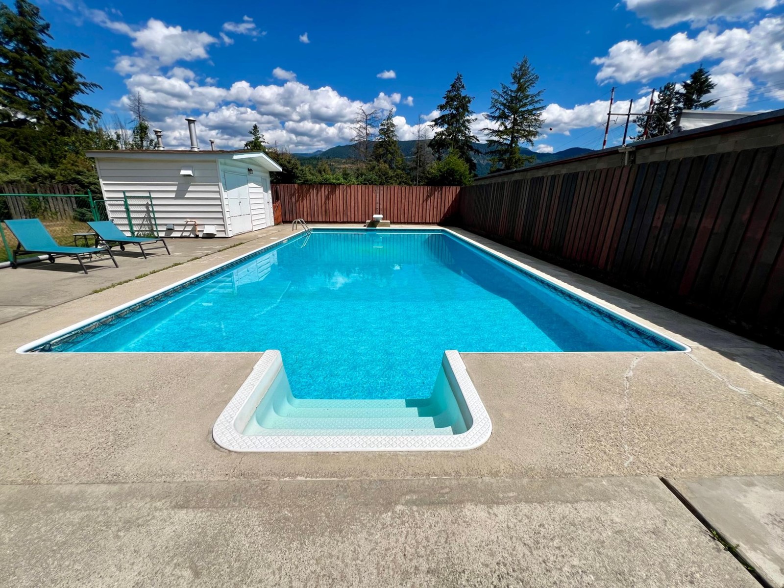 614 12th Street, Castlegar, British Columbia  V1N 2K3 - Photo 3 - 2478794