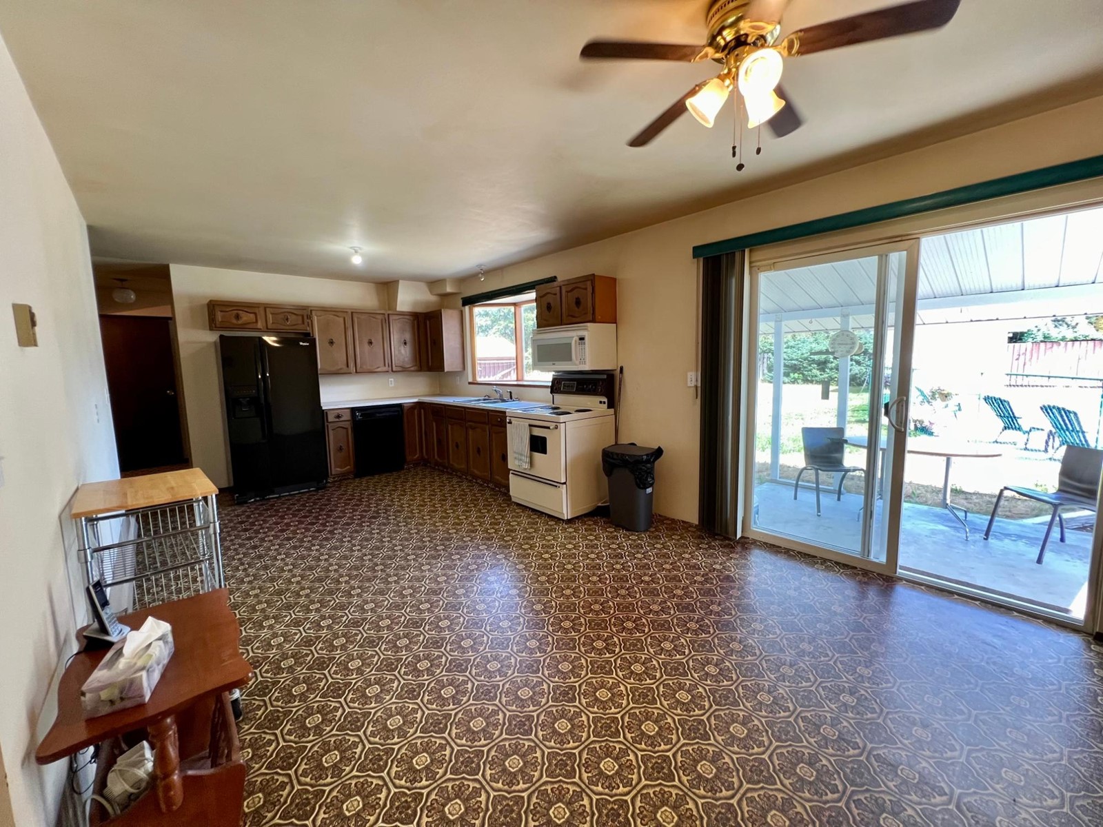 614 12th Street, Castlegar, British Columbia  V1N 2K3 - Photo 5 - 2478794